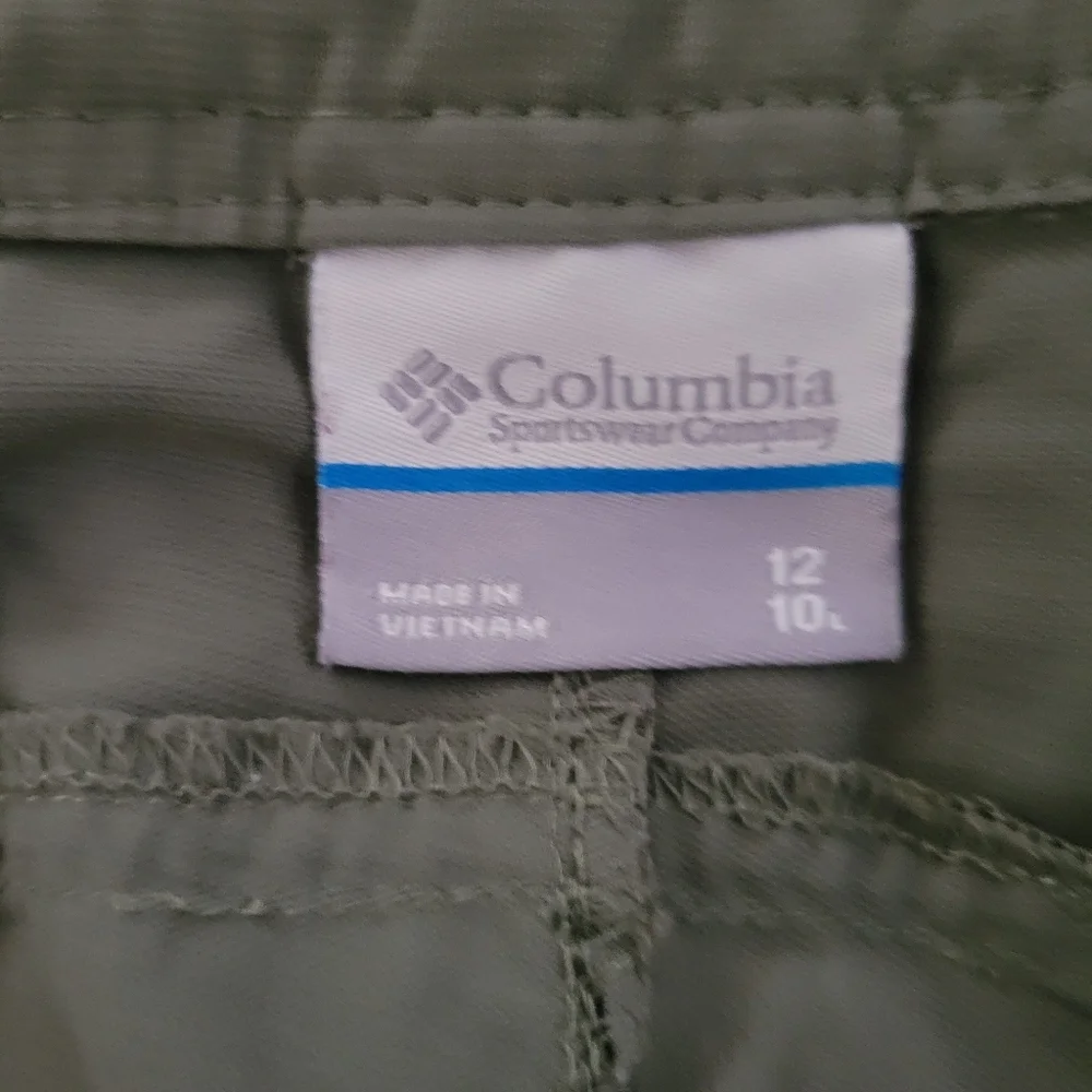 Columbia Olive Green Cargo Shorts 10/12 L